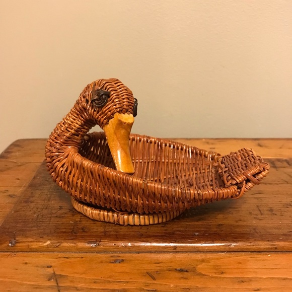 Vintage wicker/rattan set of nesting duck baskets - Picture 15 of 16